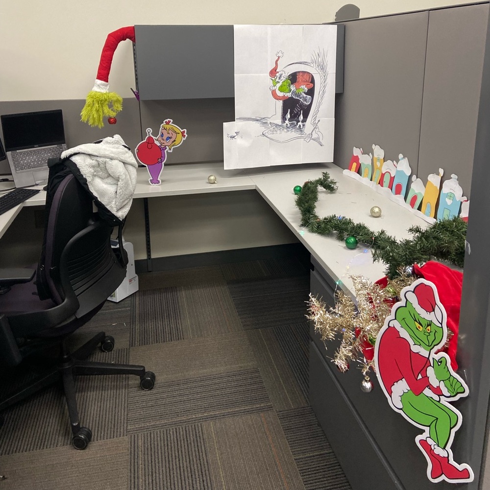 How the grinch stole Christmas office cubicle decorations.